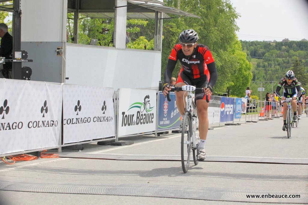 Alexandre Mathieu remporte le GranFondo Colnago 2015 sous un ciel idéal