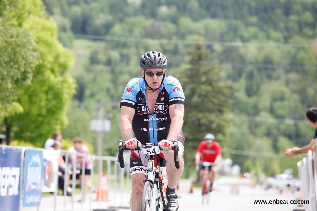 Alexandre Mathieu remporte le GranFondo Colnago 2015 sous un ciel idéal
