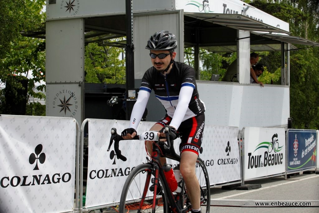 Alexandre Mathieu remporte le GranFondo Colnago 2015 sous un ciel idéal