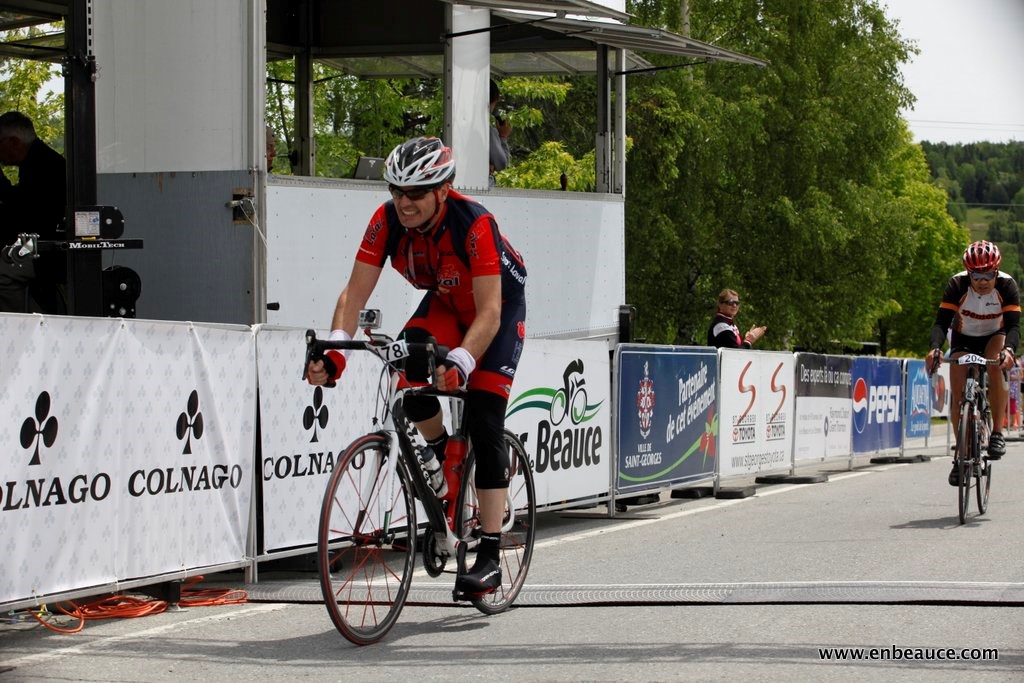 Alexandre Mathieu remporte le GranFondo Colnago 2015 sous un ciel idéal