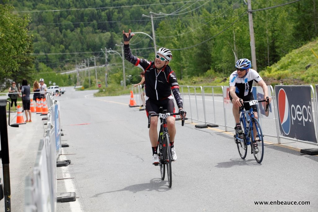 Alexandre Mathieu remporte le GranFondo Colnago 2015 sous un ciel idéal