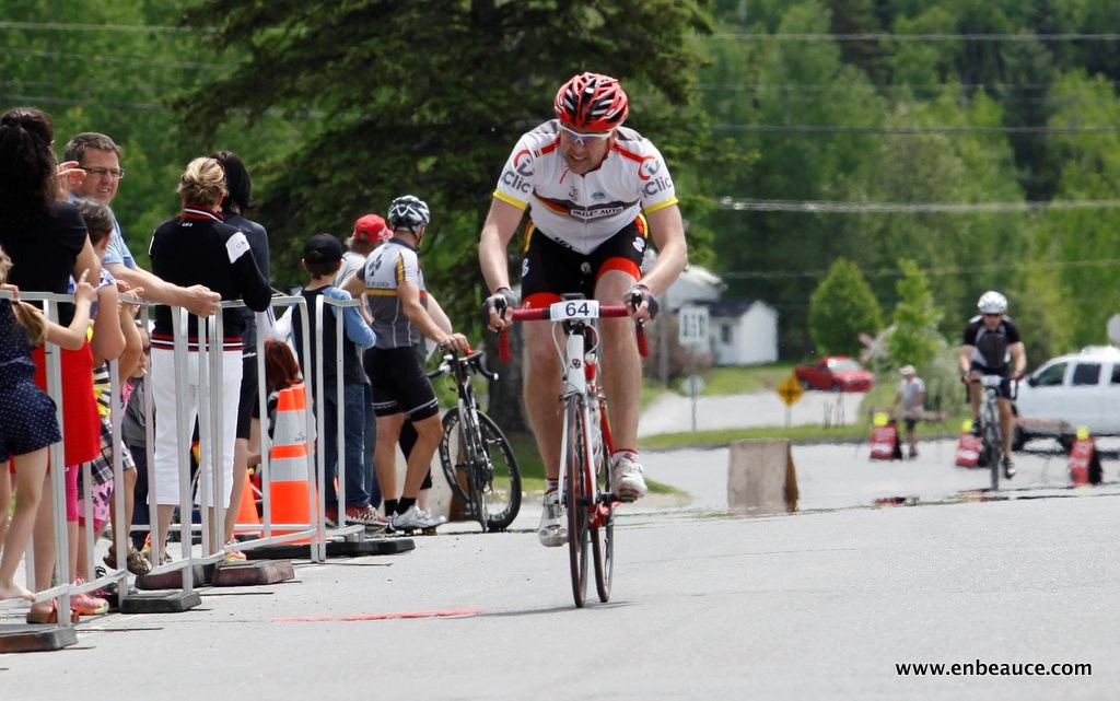 Alexandre Mathieu remporte le GranFondo Colnago 2015 sous un ciel idéal