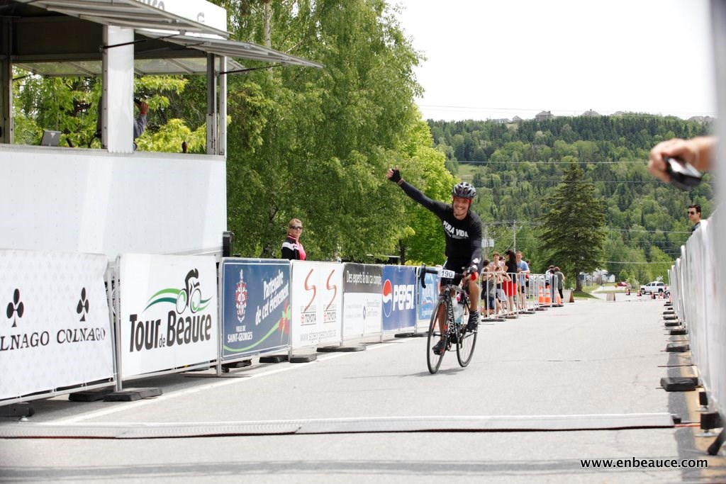 Alexandre Mathieu remporte le GranFondo Colnago 2015 sous un ciel idéal