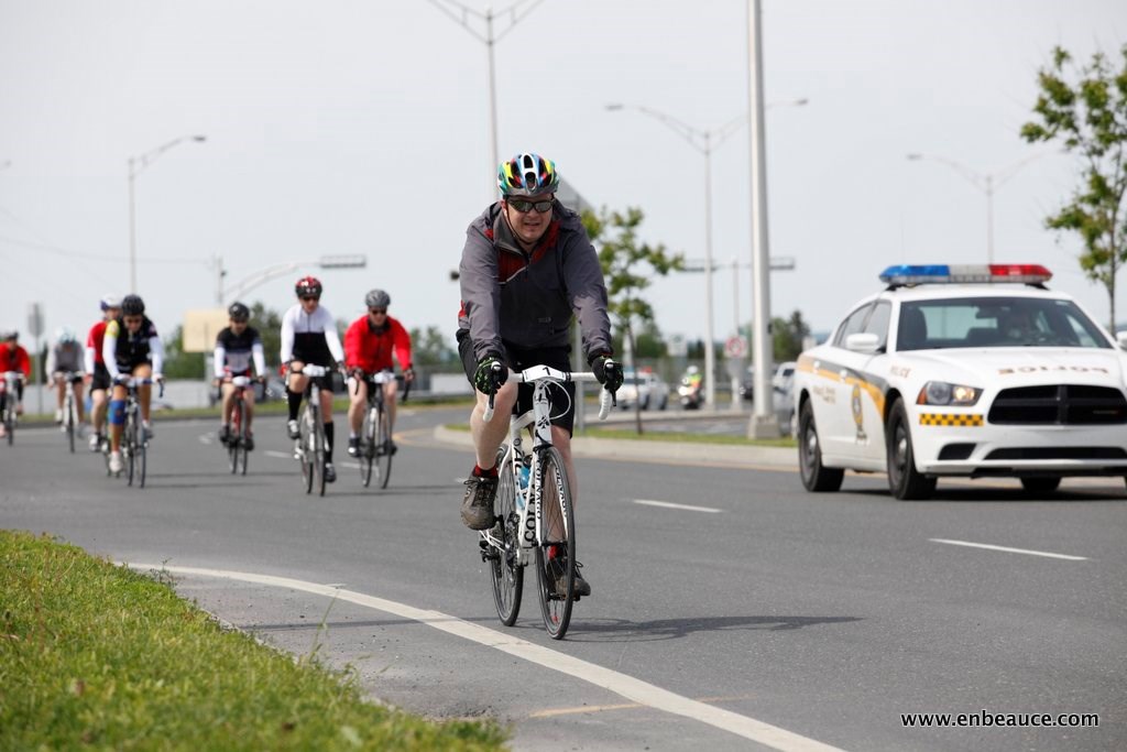 Alexandre Mathieu remporte le GranFondo Colnago 2015 sous un ciel idéal