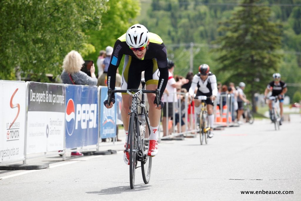 Alexandre Mathieu remporte le GranFondo Colnago 2015 sous un ciel idéal