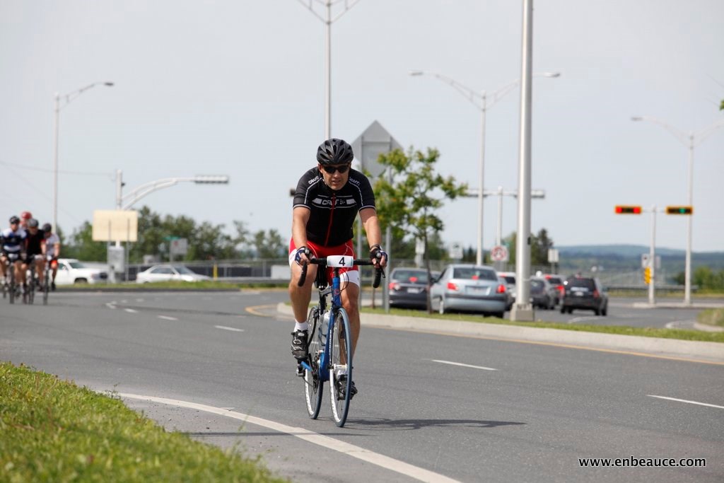 Alexandre Mathieu remporte le GranFondo Colnago 2015 sous un ciel idéal