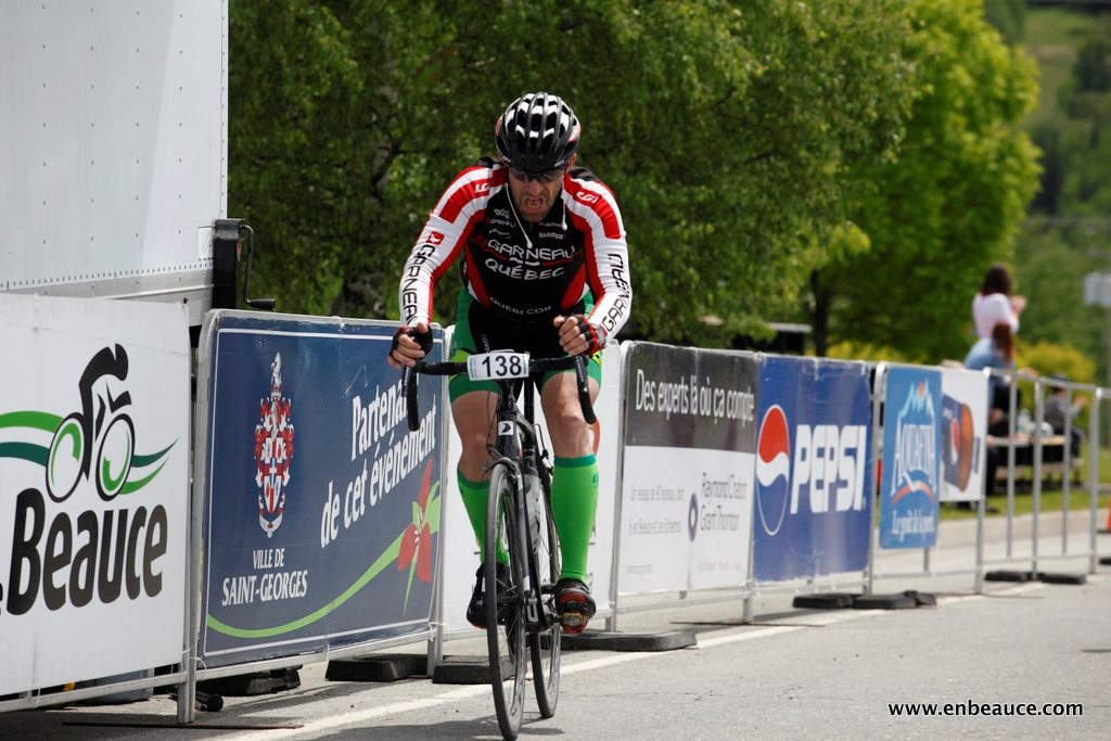 Alexandre Mathieu remporte le GranFondo Colnago 2015 sous un ciel idéal