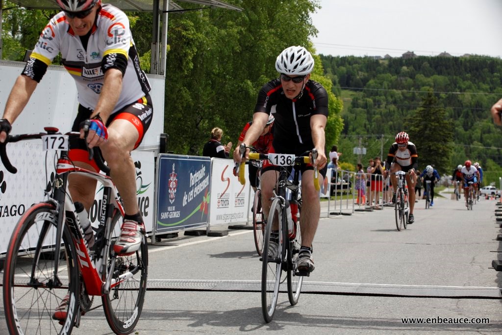 Alexandre Mathieu remporte le GranFondo Colnago 2015 sous un ciel idéal
