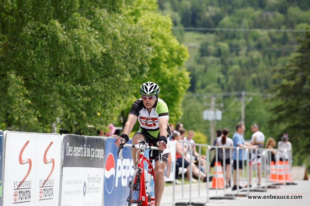 Alexandre Mathieu remporte le GranFondo Colnago 2015 sous un ciel idéal