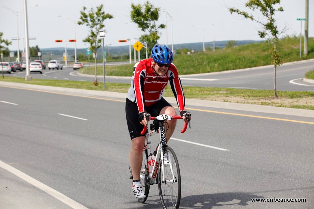Alexandre Mathieu remporte le GranFondo Colnago 2015 sous un ciel idéal
