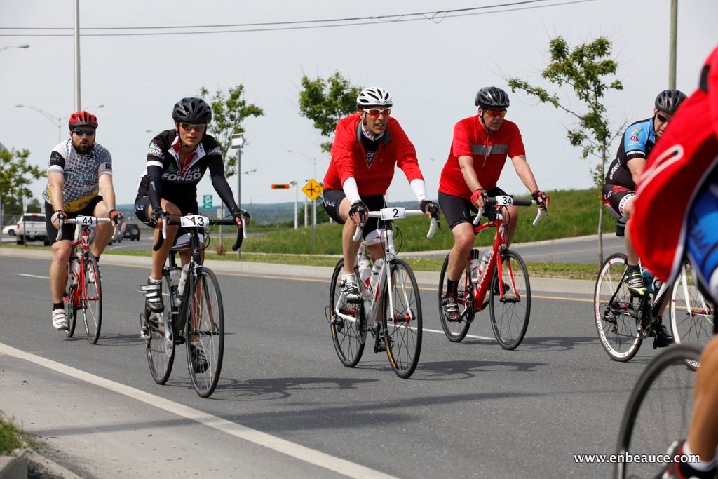 Alexandre Mathieu remporte le GranFondo Colnago 2015 sous un ciel idéal