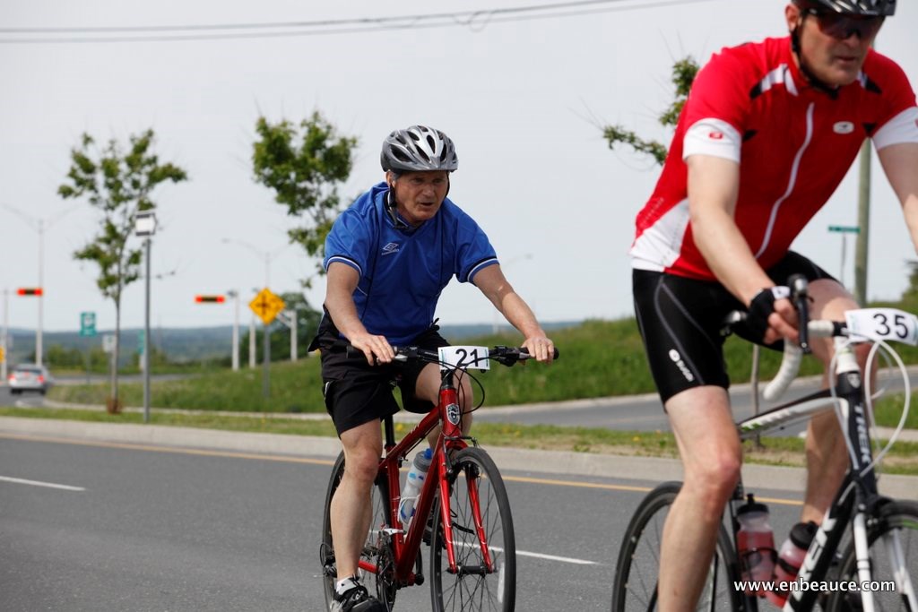 Alexandre Mathieu remporte le GranFondo Colnago 2015 sous un ciel idéal