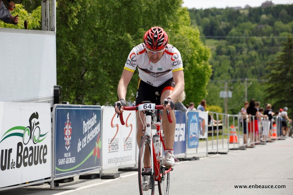 Alexandre Mathieu remporte le GranFondo Colnago 2015 sous un ciel idéal