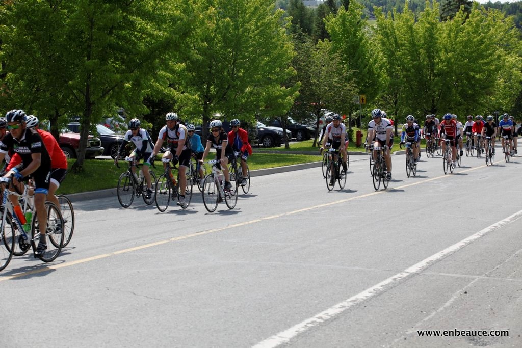 Alexandre Mathieu remporte le GranFondo Colnago 2015 sous un ciel idéal