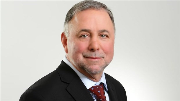 Le ministre de l'Agriculture, des Pêcheries et de l'Alimentation, M. Pierre Paradis.
