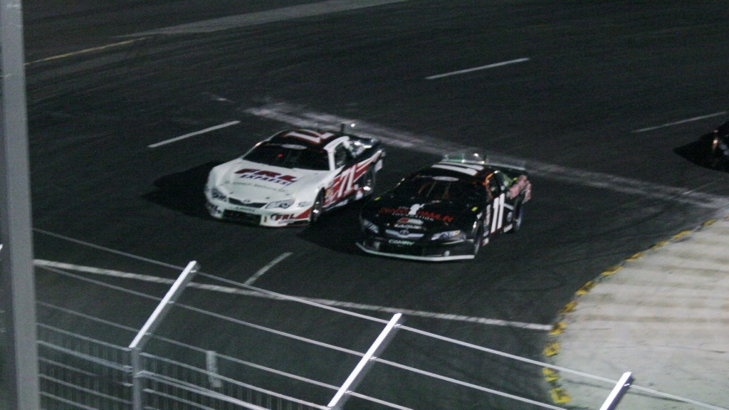 Hamlin se fait voler la vedette par Laperle et Lessard