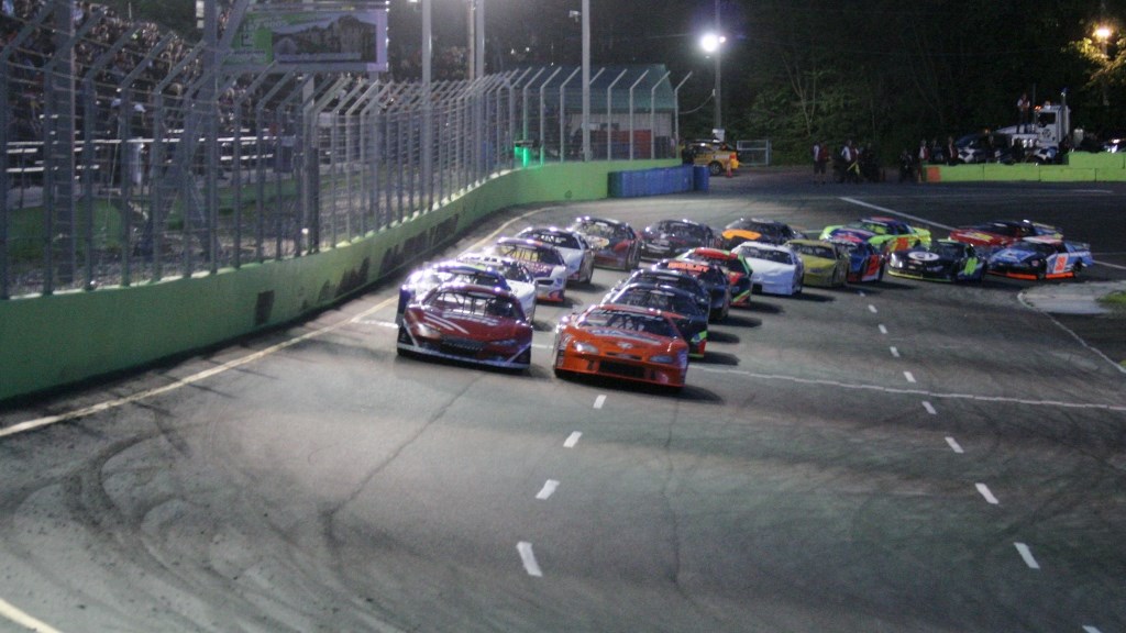 Hamlin se fait voler la vedette par Laperle et Lessard