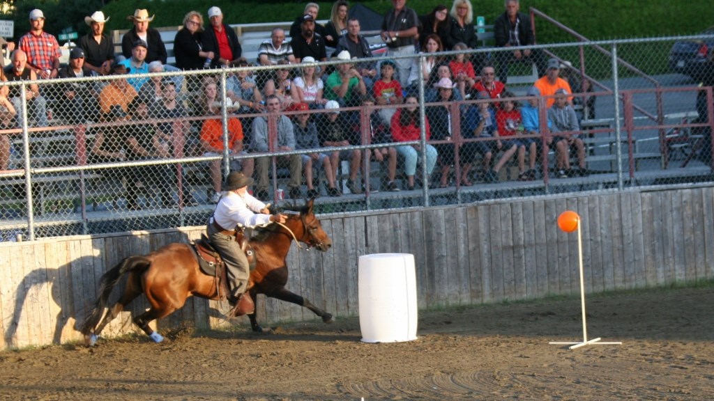 Une démonstration de "Mounted Shooting" au Nashville en Beauce