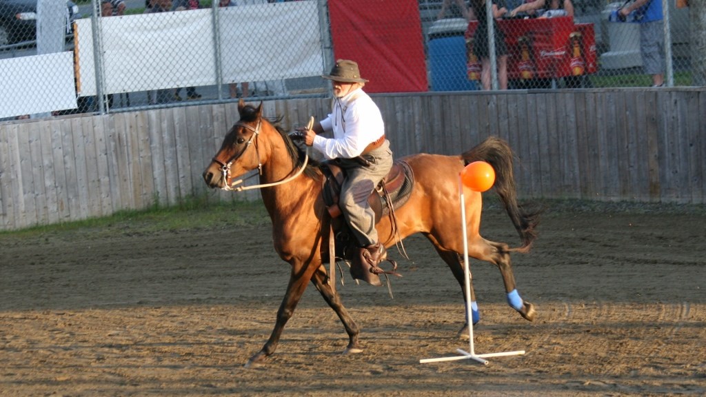 Une démonstration de "Mounted Shooting" au Nashville en Beauce