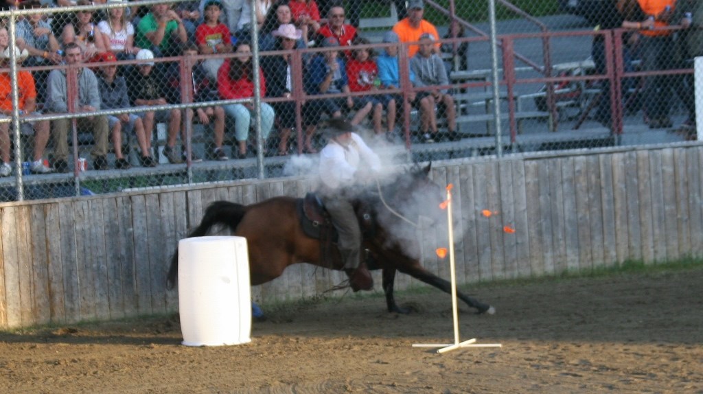 Une démonstration de "Mounted Shooting" au Nashville en Beauce