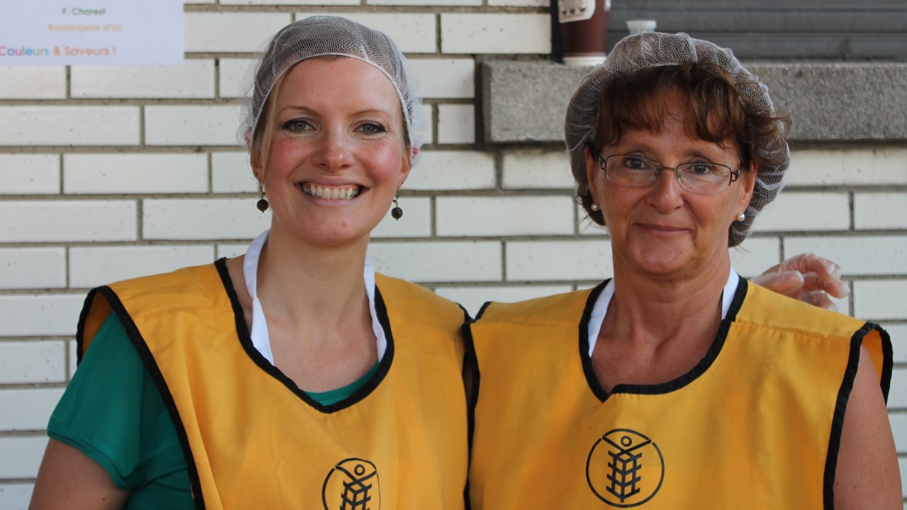 De gauche à droite : Manon Carrier, agente communautaire, et Claire Morissette, technicienne-comptable, toutes deux de Moisson Beauce.