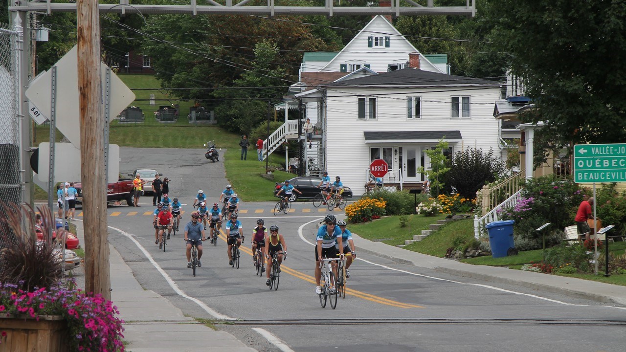 La « Randonnée Beauce 2015 » avec Marie-Philip Poulin permet d'amasser 25 000 $ pour la piste cyclable