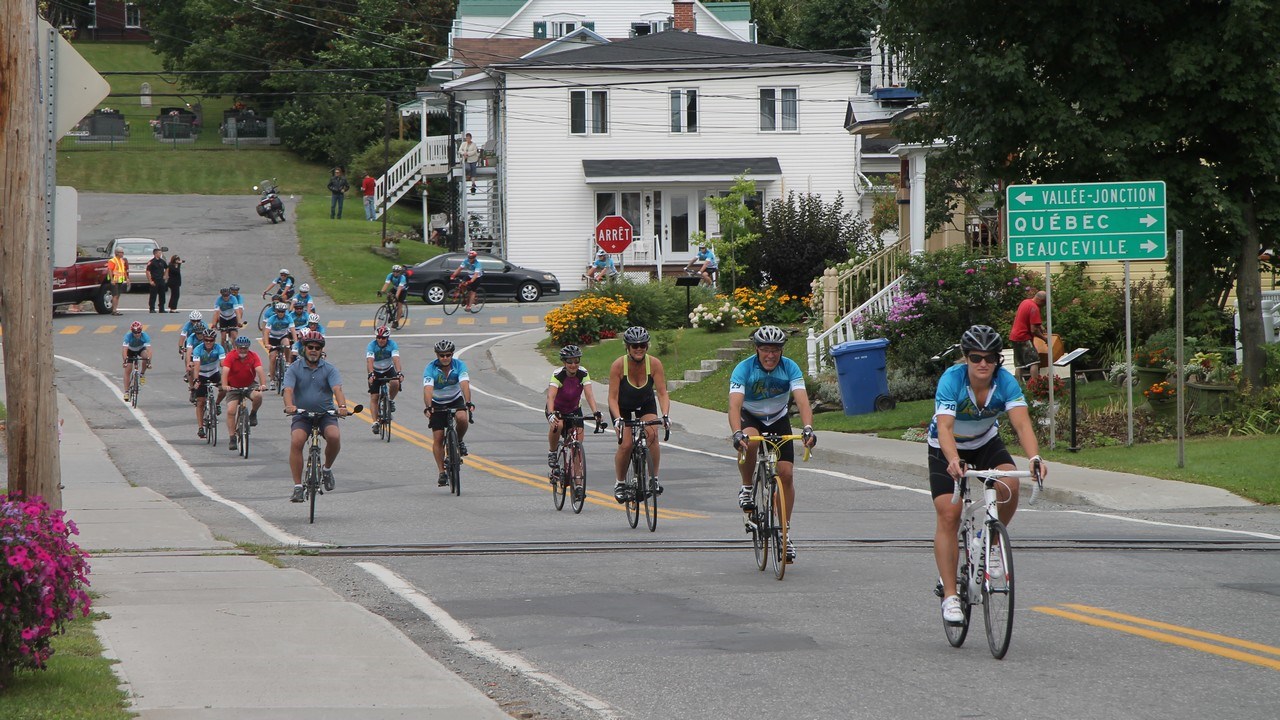 La « Randonnée Beauce 2015 » avec Marie-Philip Poulin permet d'amasser 25 000 $ pour la piste cyclable