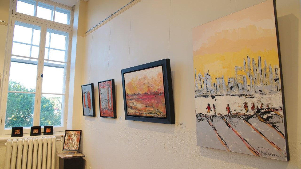 L’exposition « Trace de l’Humanité », de l’artiste peintre Ghislaine Riendeau, propose un regard artistique sur les différentes facettes de l’humanité.