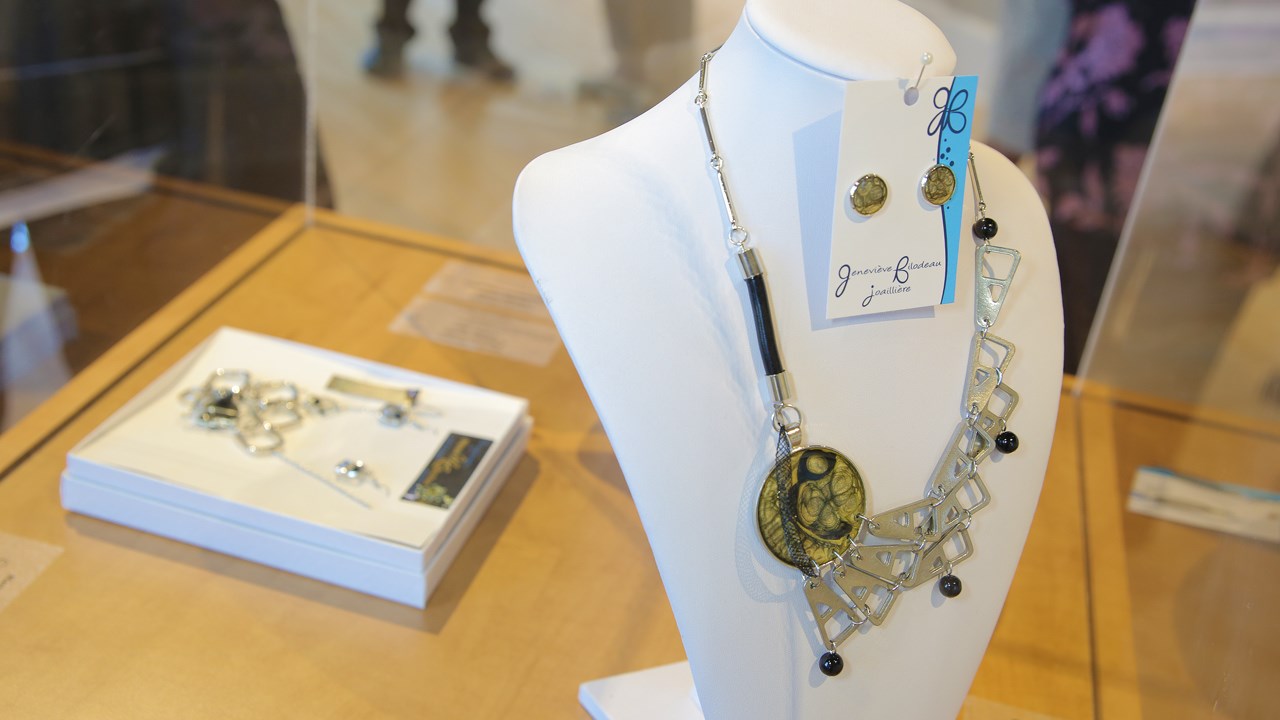 Dans le cadre de « La belle tournée » qui se tiendra les 12 et 13 septembre prochain en Beauce, l’organisme Artistes et Artisans de Beauce expose au Centre d’art et d’exposition de Saint-Georges une œuvre de chacun de ses 41 participants à l’événement.