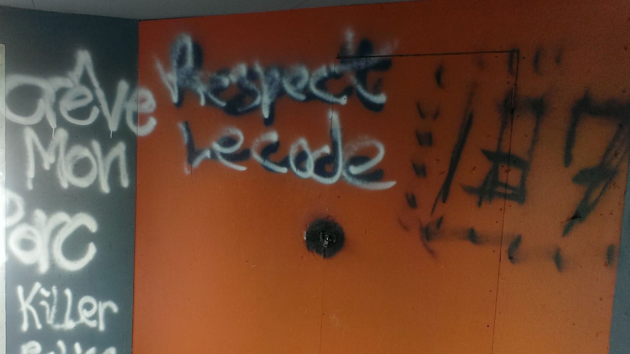 Les malfaiteurs ont inscrit le même genre de graffitis au planchodrome et au parc Pomerleau.
