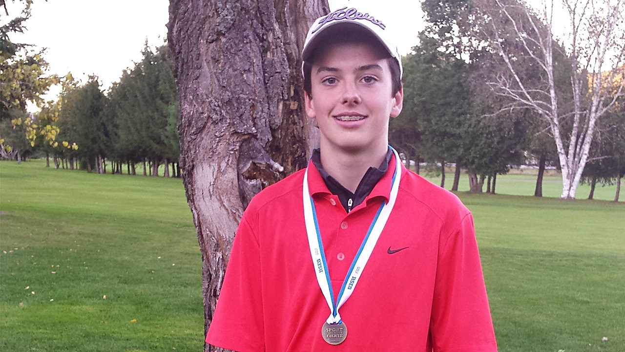Pier-Antoine Lacombe remporte l’or au 1er tournoi de golf de la RSEQ
