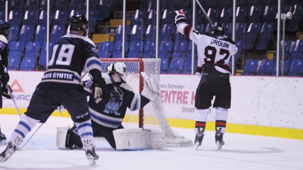 Les Bulldogs de Beauce-Centre surprennent le Cléri Sport 5-4