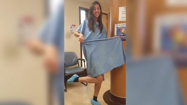 Par chance, le bleu des jaquettes d'hôpital est dans ma palette!!

