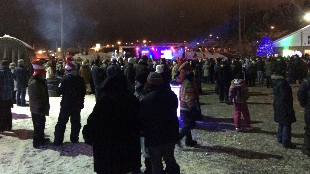 Normand DeLessard présente la soirée du nouvel An de Saint-Georges