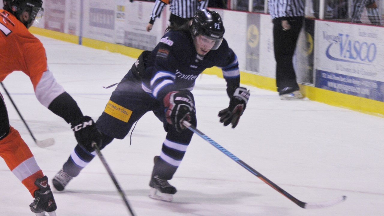 Saint-Victor l'emporte 3-2 sur le Komutel