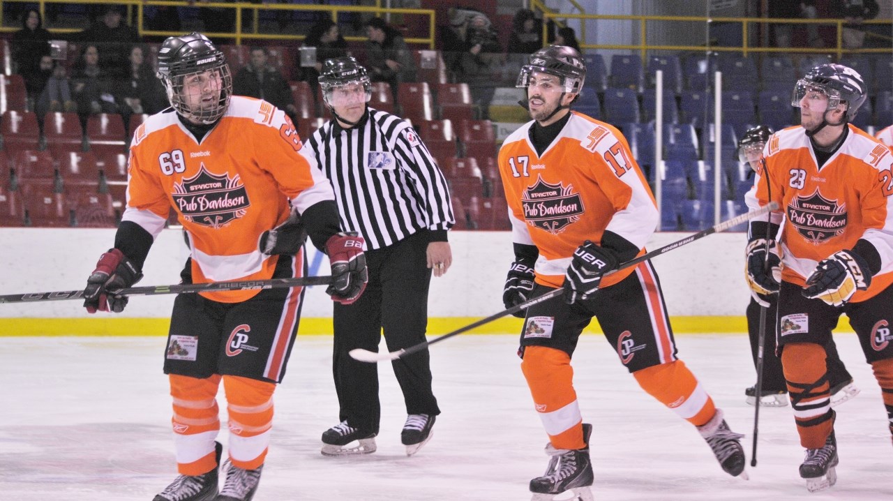 Saint-Victor l'emporte 3-2 sur le Komutel