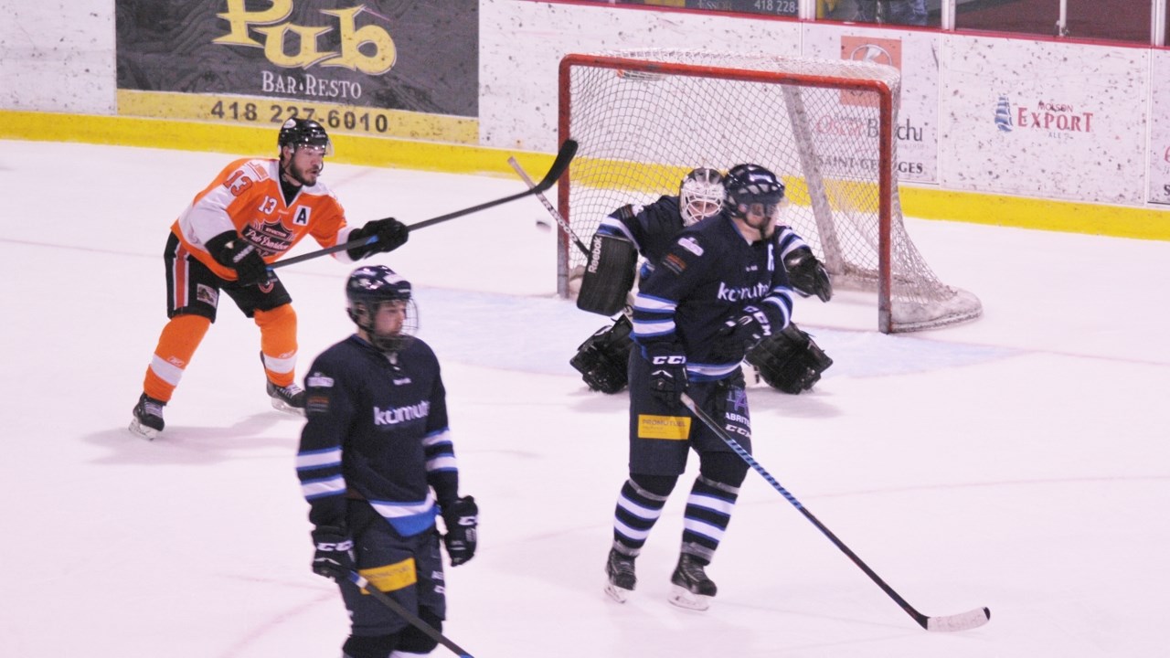 Saint-Victor l'emporte 3-2 sur le Komutel