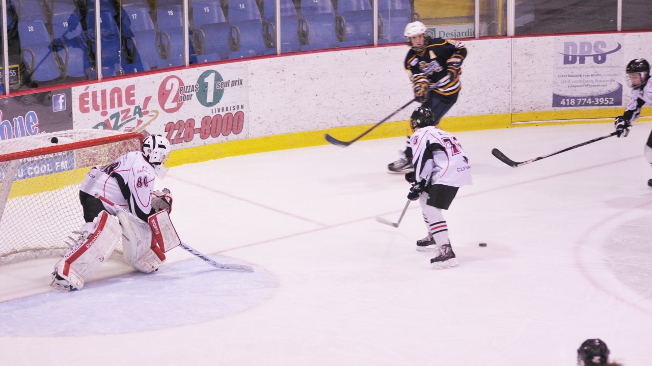 Le Garaga de Saint-Georges Bantam A sauve la mise!
