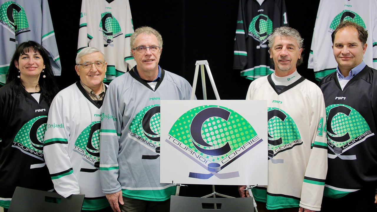 Le comité organisateur du tournoi Comrie Desjardins 2016. De gauche à droite: Isabelle Lebreton, Mario Marchand, Dany Côté, Roger Drouin et André Lessard.