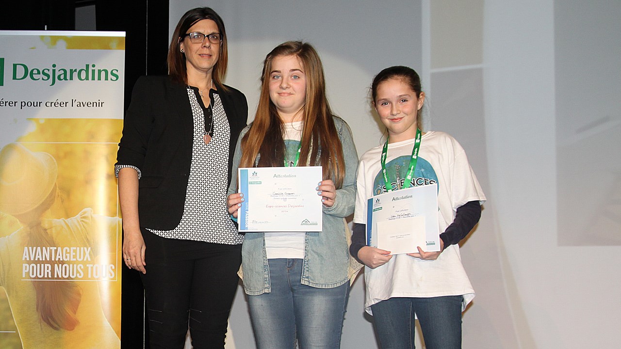 2e prix Challenge CSBE- 1er cycle : Léa McCollough et Camille Gagnon de la polyvalente Saint-François pour leur projet « La force du mental ».