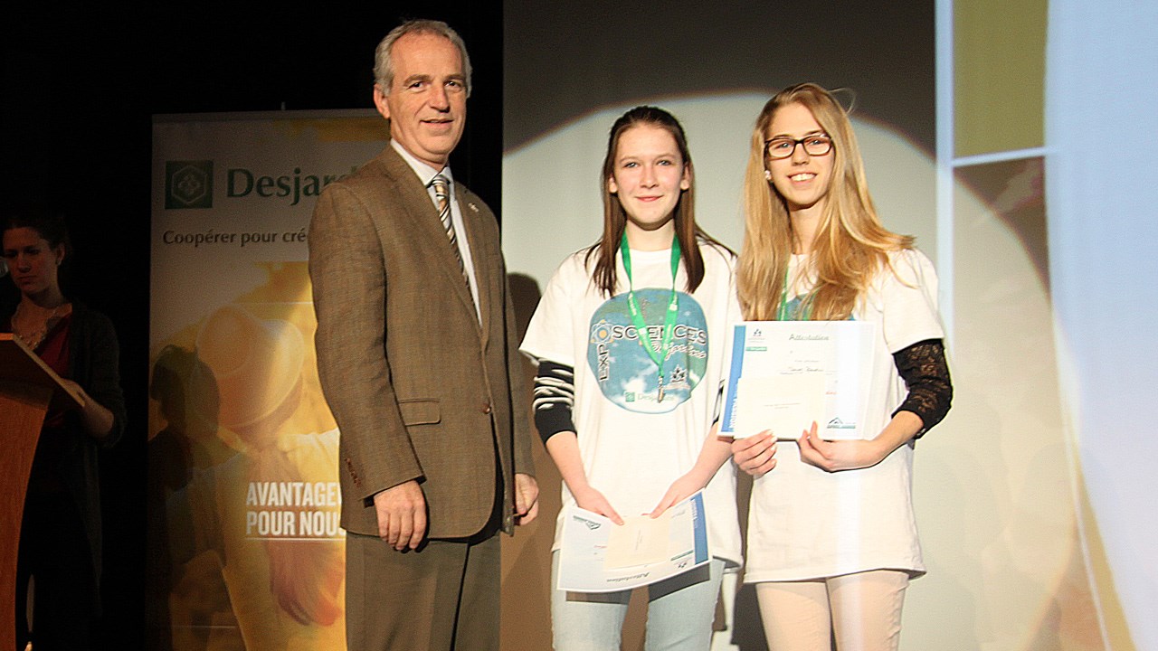 2e prix Challenge CSBE - 2e cycle : Amélie Asselin et Marion Boutin de l’École des Appalaches pour leur projet « La neutropénie ».