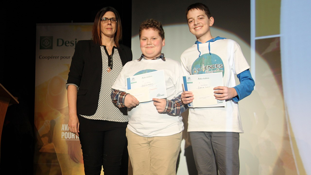 1er prix Challenge CSBE - 1er cycle : Émerick Vachon et Jérôme Maheux de la polyvalente Saint-François pour leur projet « Les cellules souches ».