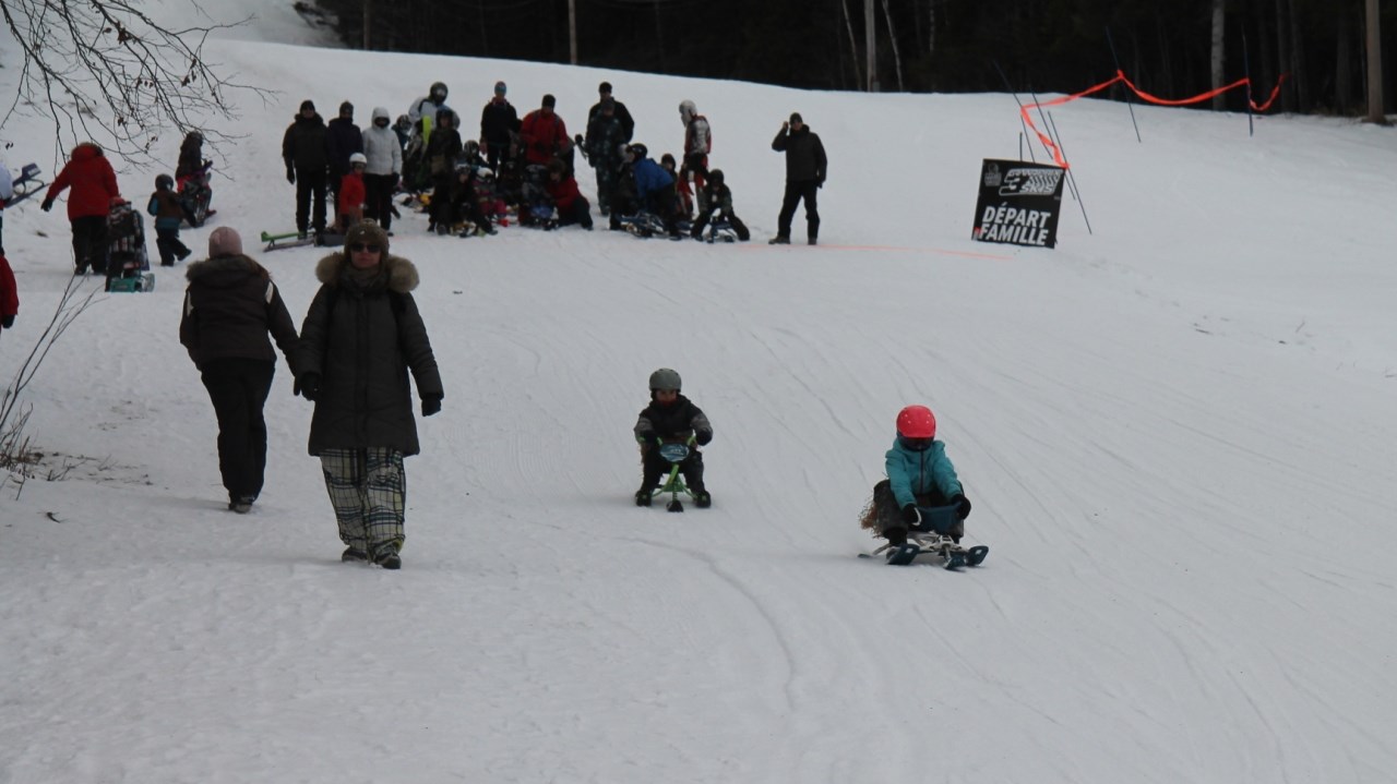 Le Championnat provincial de trois-skis s'arrête à Saint-Georges