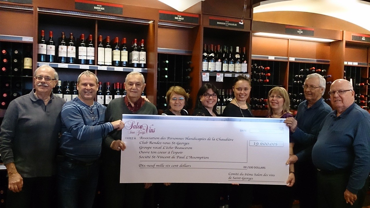 Le comité organisateur du Salon des vins de Saint-Georges a remis un montant de 19 600 $ à cinq organismes de région.
