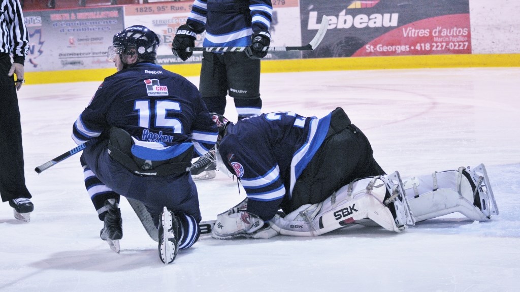 Le Komutel prend une avance de 2-0 sur East-Broughton