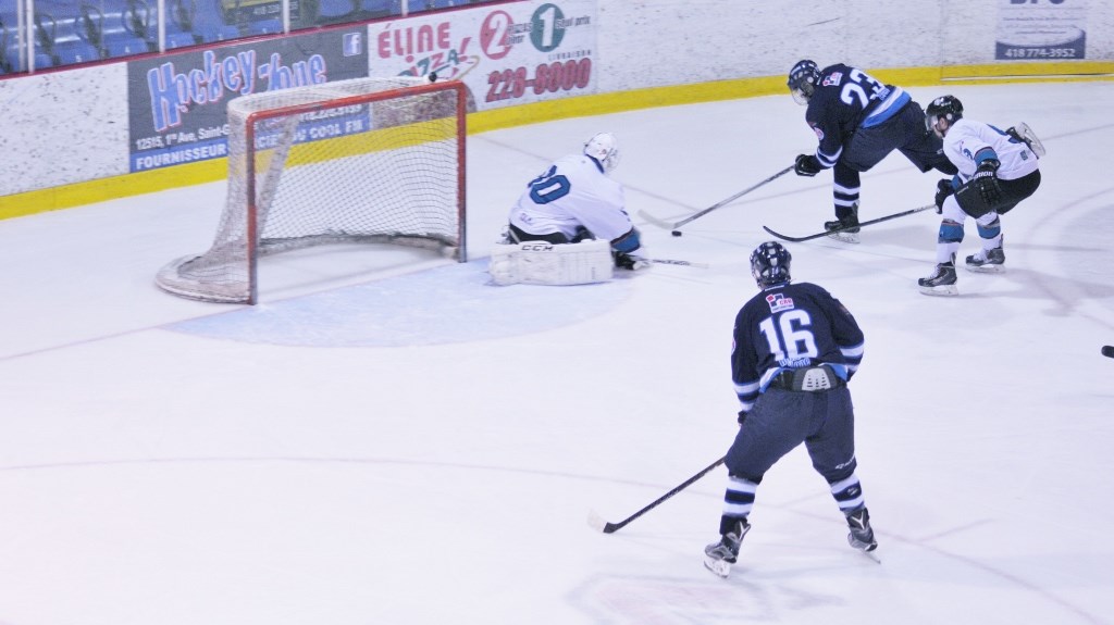 Le Komutel prend une avance de 2-0 sur East-Broughton
