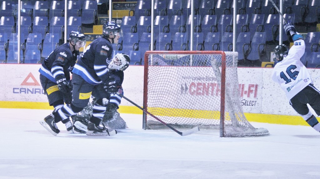Le Komutel prend une avance de 2-0 sur East-Broughton
