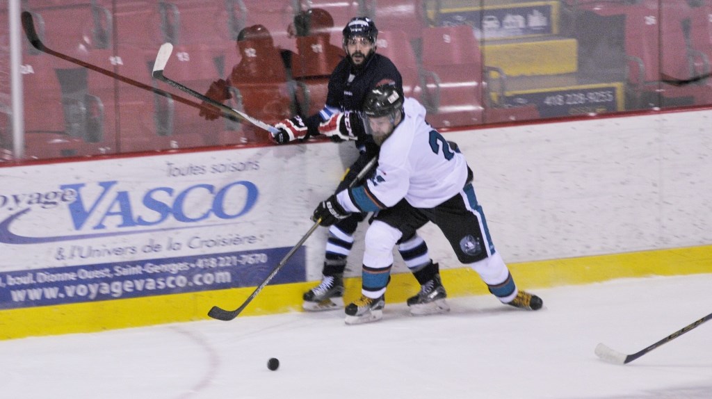 Le Komutel prend une avance de 2-0 sur East-Broughton