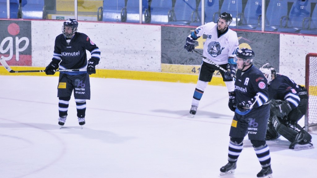 Le Komutel prend une avance de 2-0 sur East-Broughton