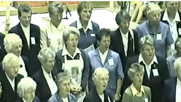 Normand DeLessard présente des images des Soeurs servantes du Saint-Coeur de Marie
